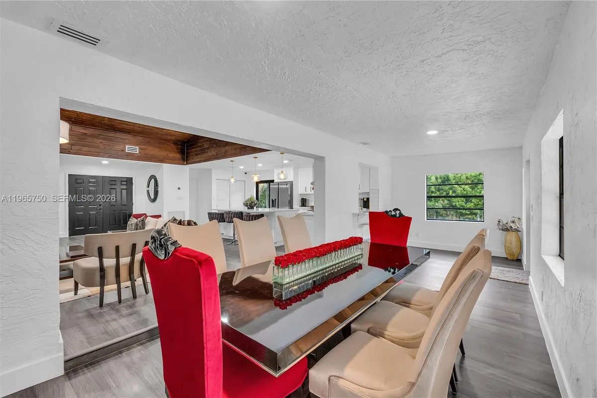 14840 SW 21st St, Davie FL 33326