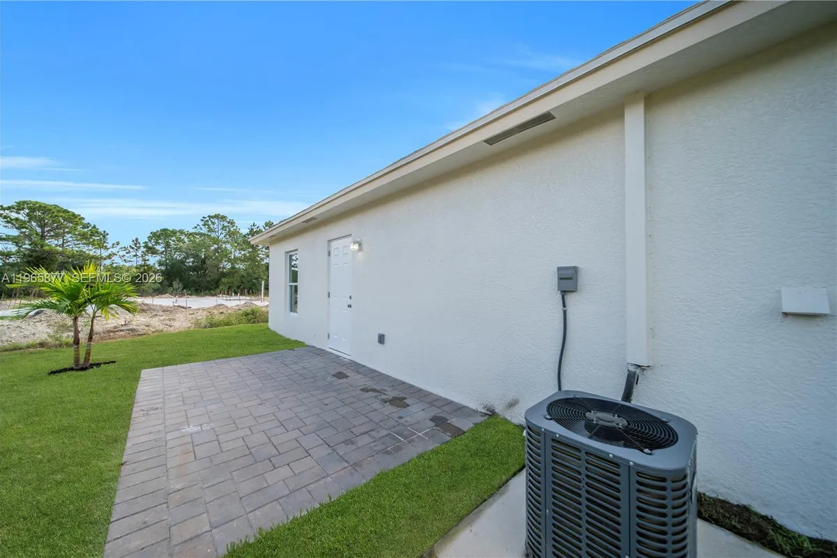 2801 42 St W, Lehigh Acres FL 33972