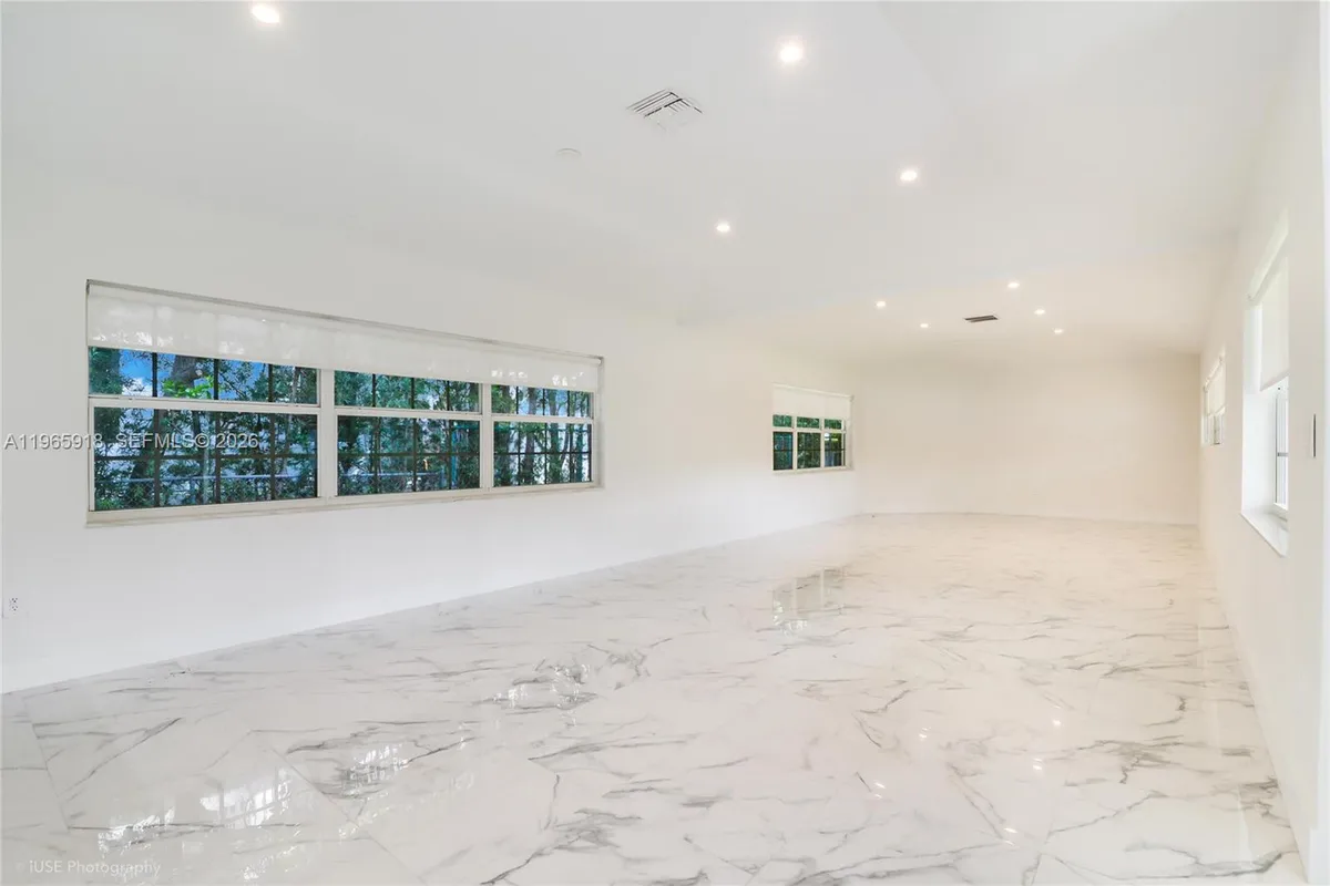 52 Camden Dr, Bal Harbour FL 33154