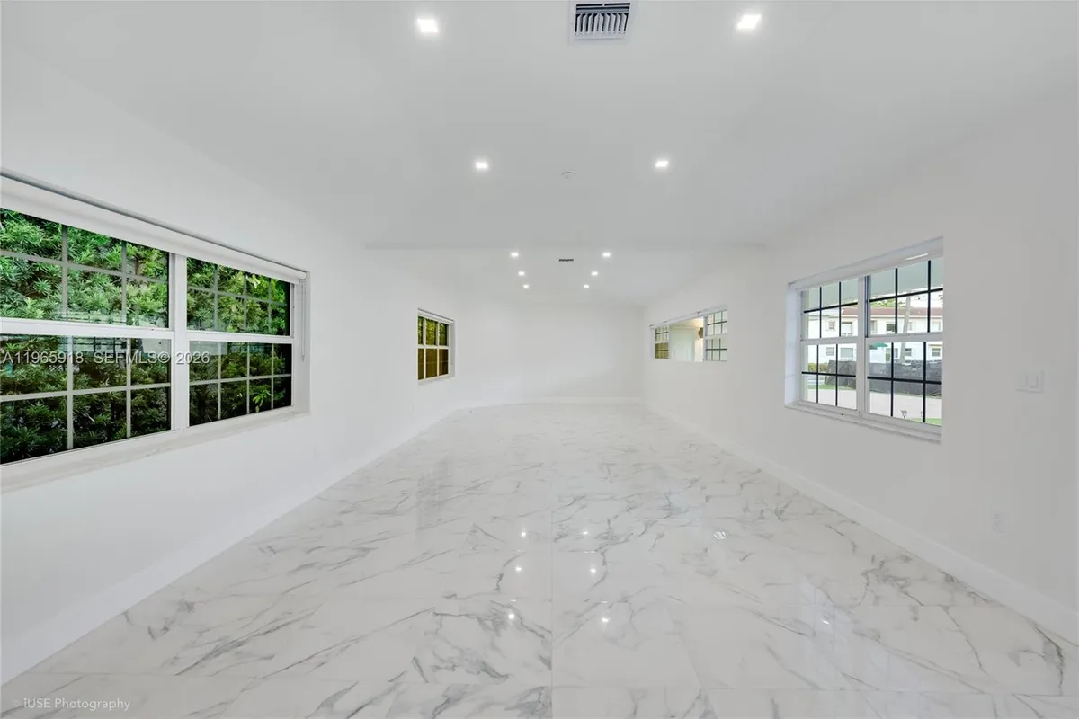 52 Camden Dr, Bal Harbour FL 33154