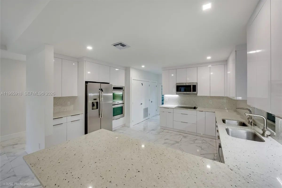 52 Camden Dr, Bal Harbour FL 33154