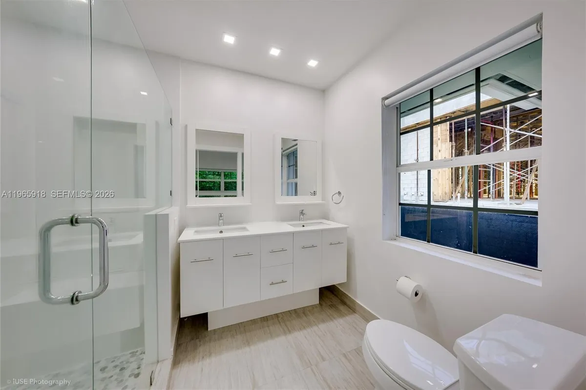 52 Camden Dr, Bal Harbour FL 33154