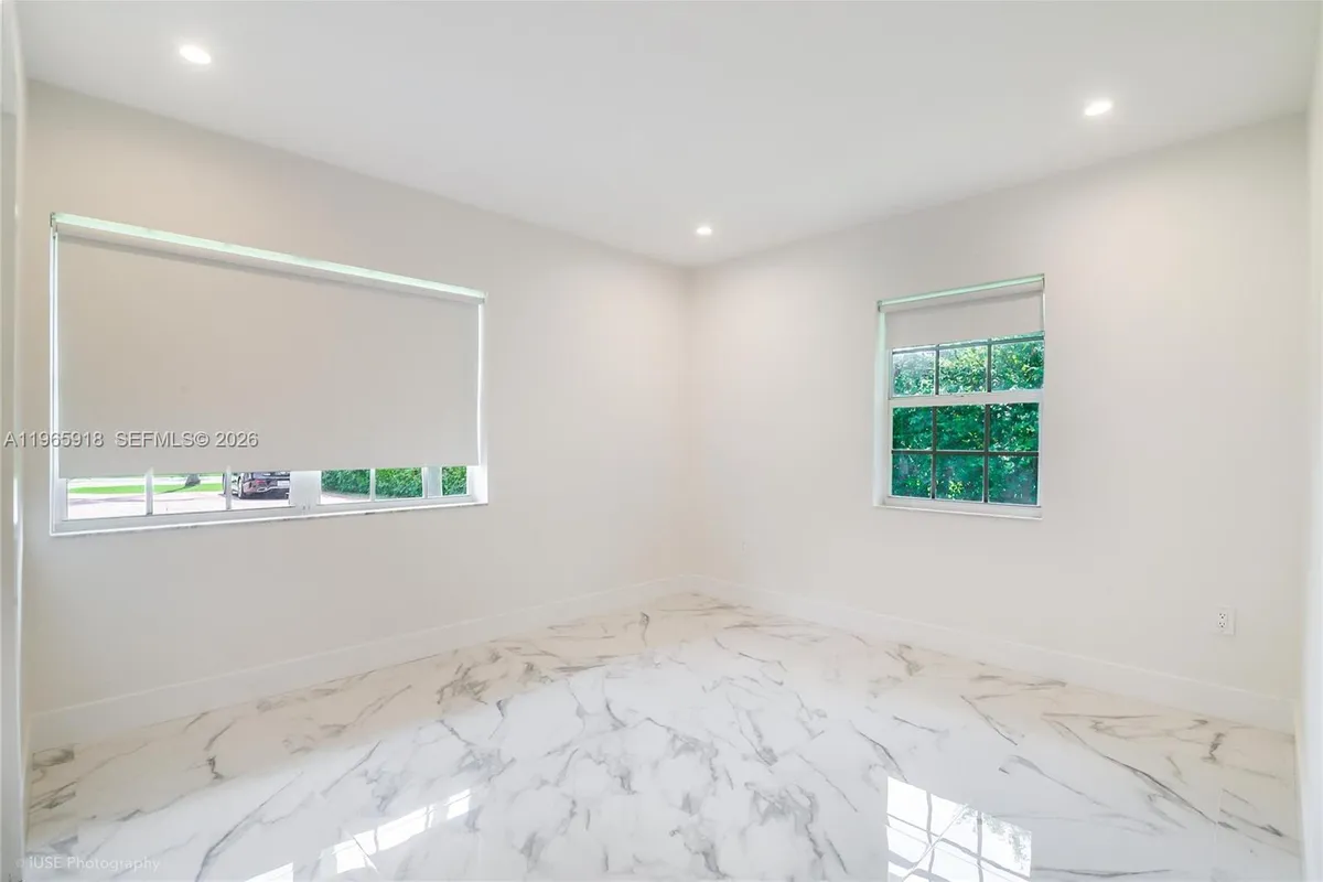 52 Camden Dr, Bal Harbour FL 33154