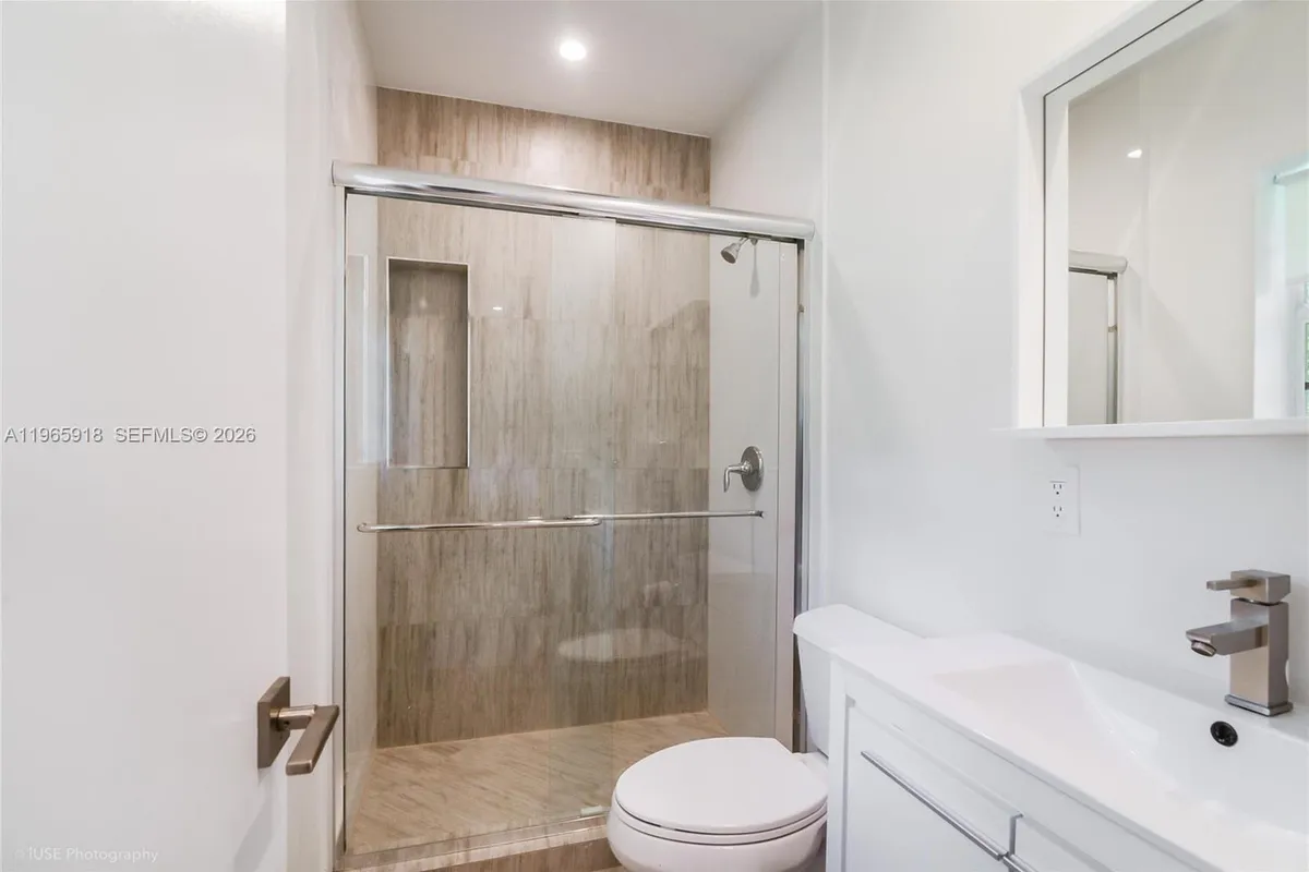 52 Camden Dr, Bal Harbour FL 33154