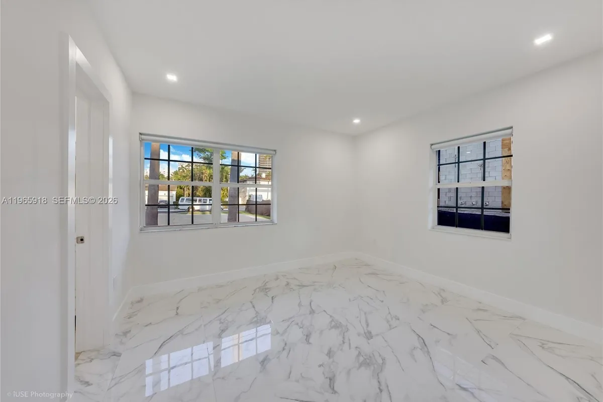 52 Camden Dr, Bal Harbour FL 33154