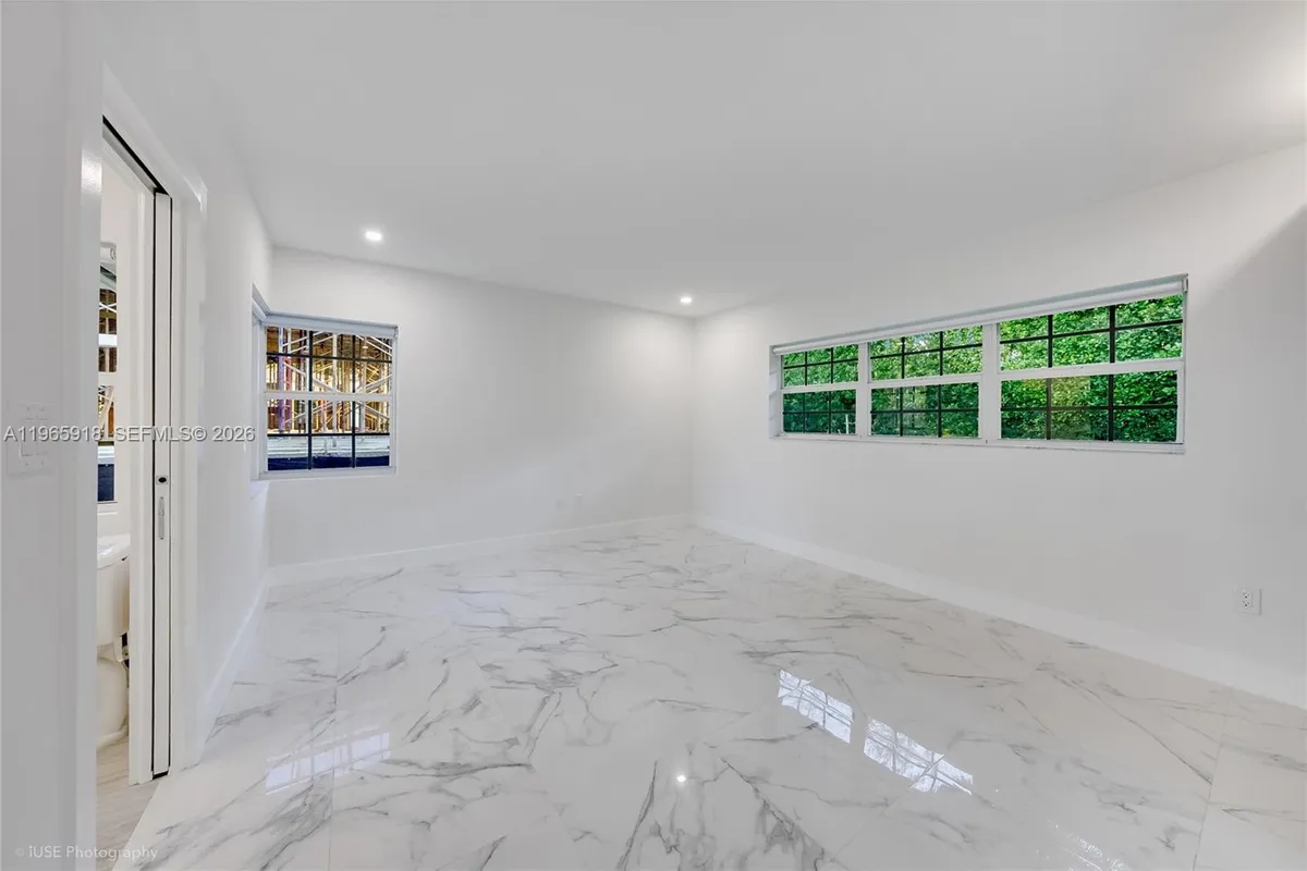 52 Camden Dr, Bal Harbour FL 33154