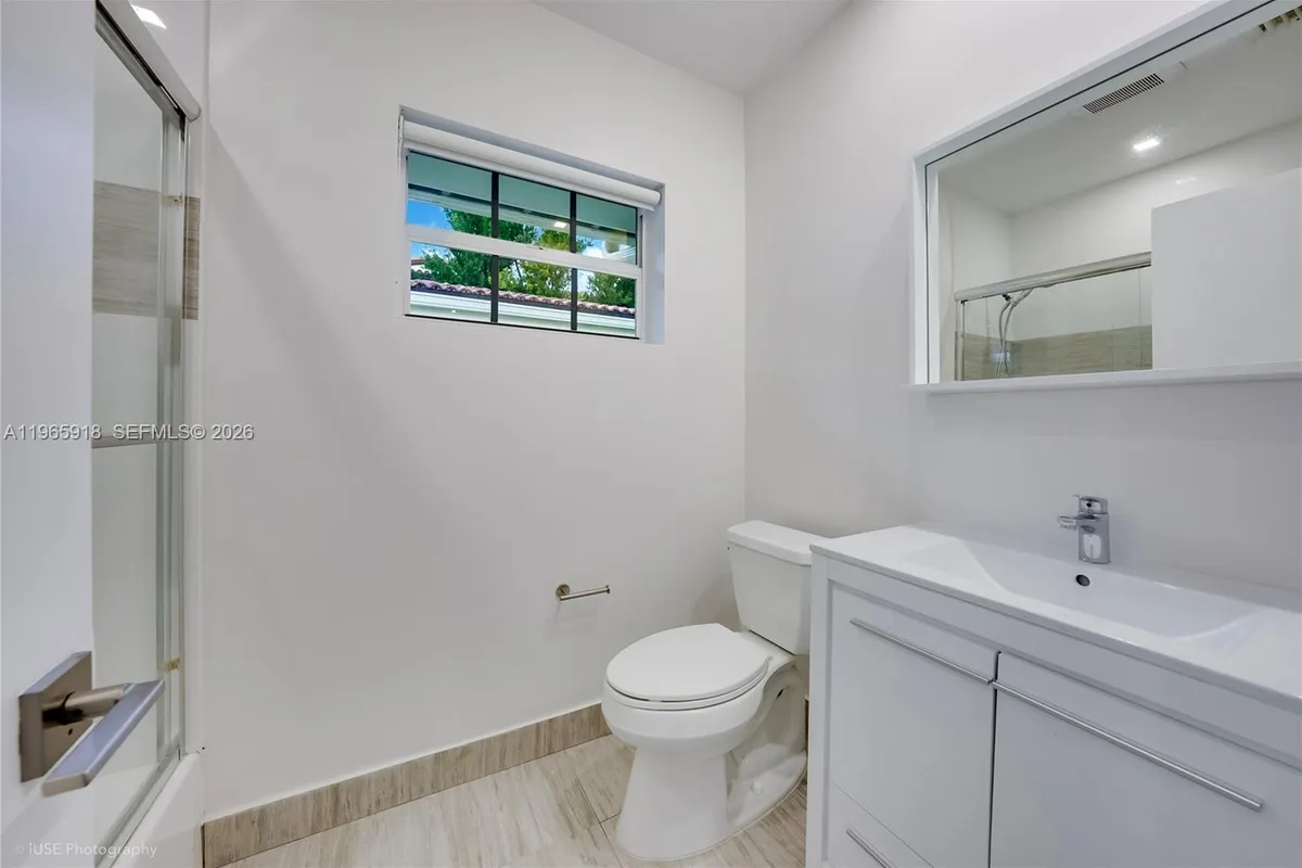 52 Camden Dr, Bal Harbour FL 33154