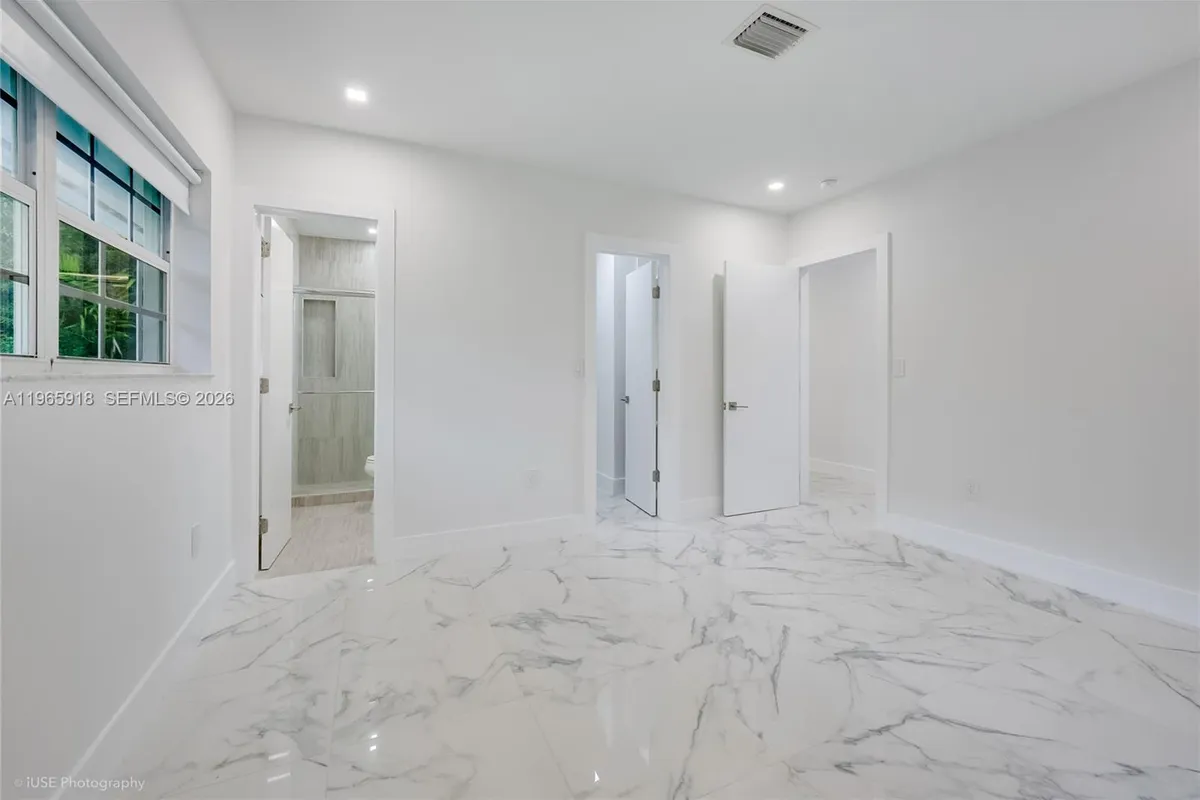 52 Camden Dr, Bal Harbour FL 33154