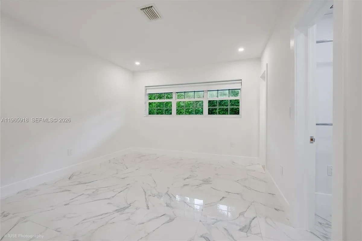 52 Camden Dr, Bal Harbour FL 33154