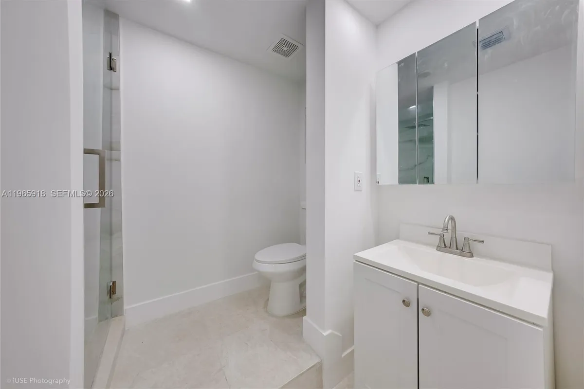 52 Camden Dr, Bal Harbour FL 33154