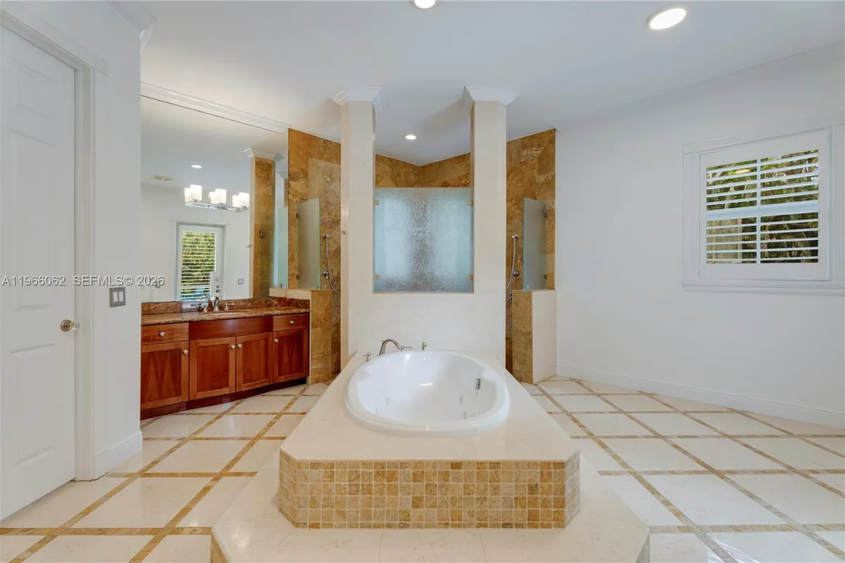 6235 Rolling Road Dr, Pinecrest FL 33156