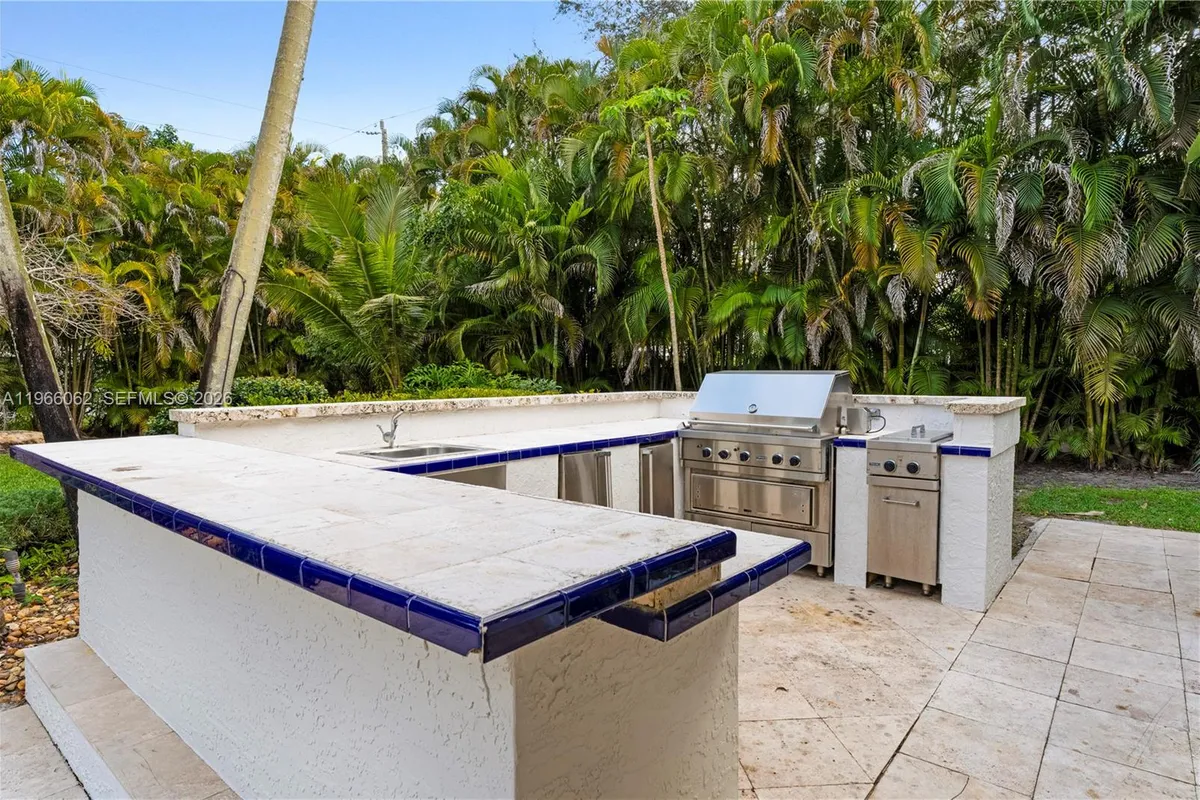 6235 Rolling Road Dr, Pinecrest FL 33156