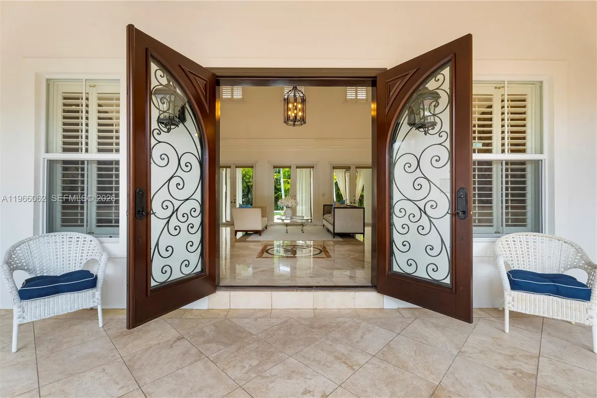 6235 Rolling Road Dr, Pinecrest FL 33156