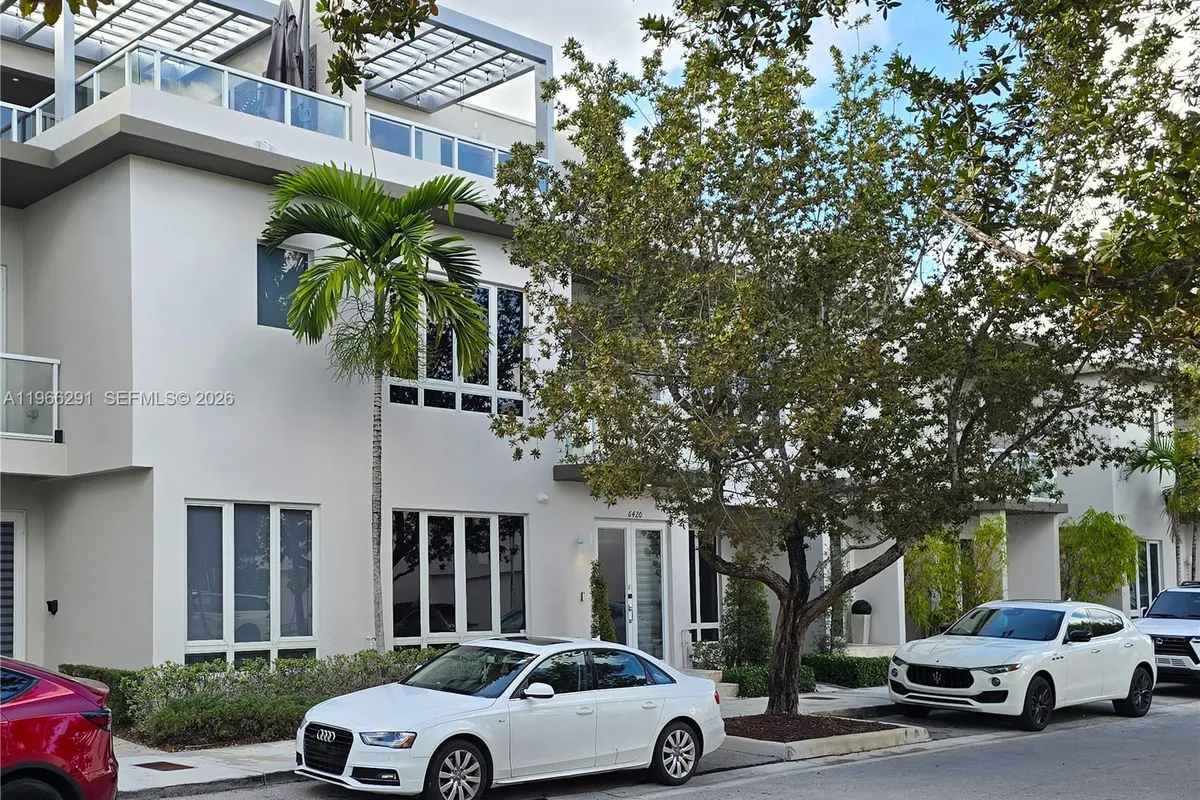 6420 NW 105th Pl, Doral FL 33178