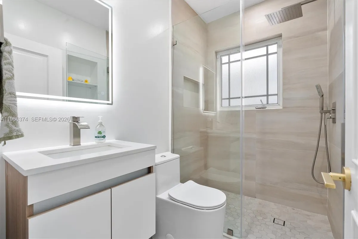 2231 SW 17th St, Miami FL 33145