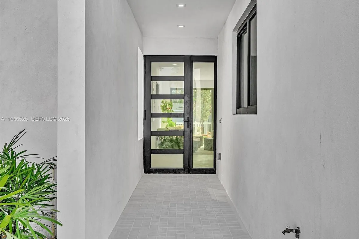 4632 SW 32nd Ave # C1, Dania Beach FL 33312