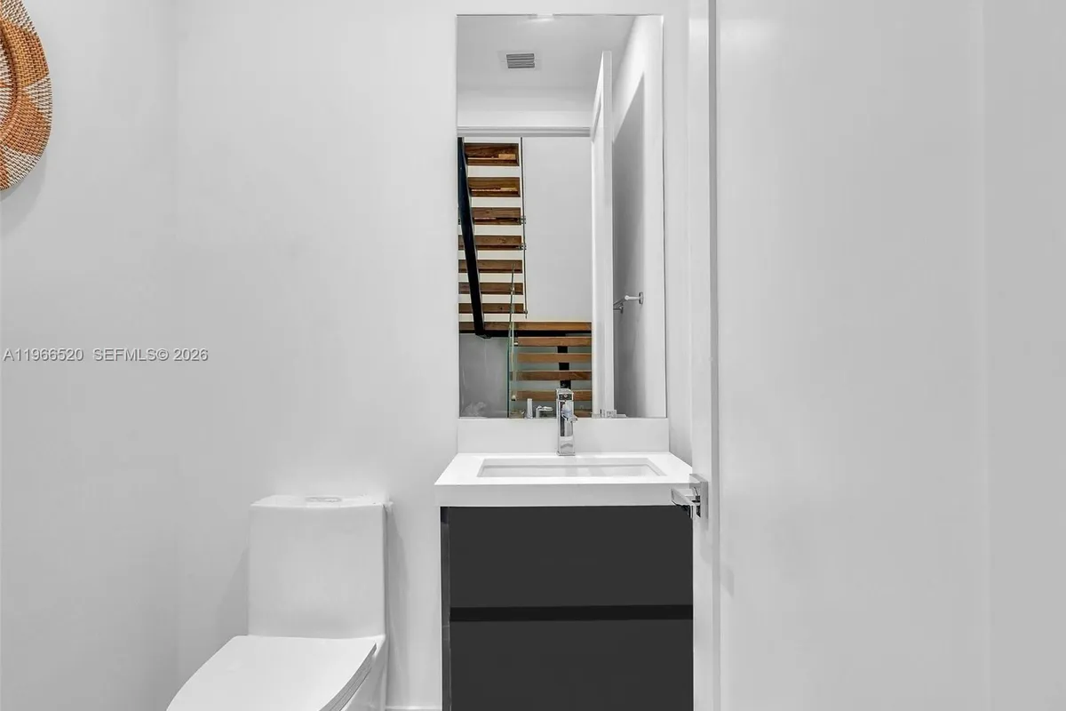 4632 SW 32nd Ave # C1, Dania Beach FL 33312