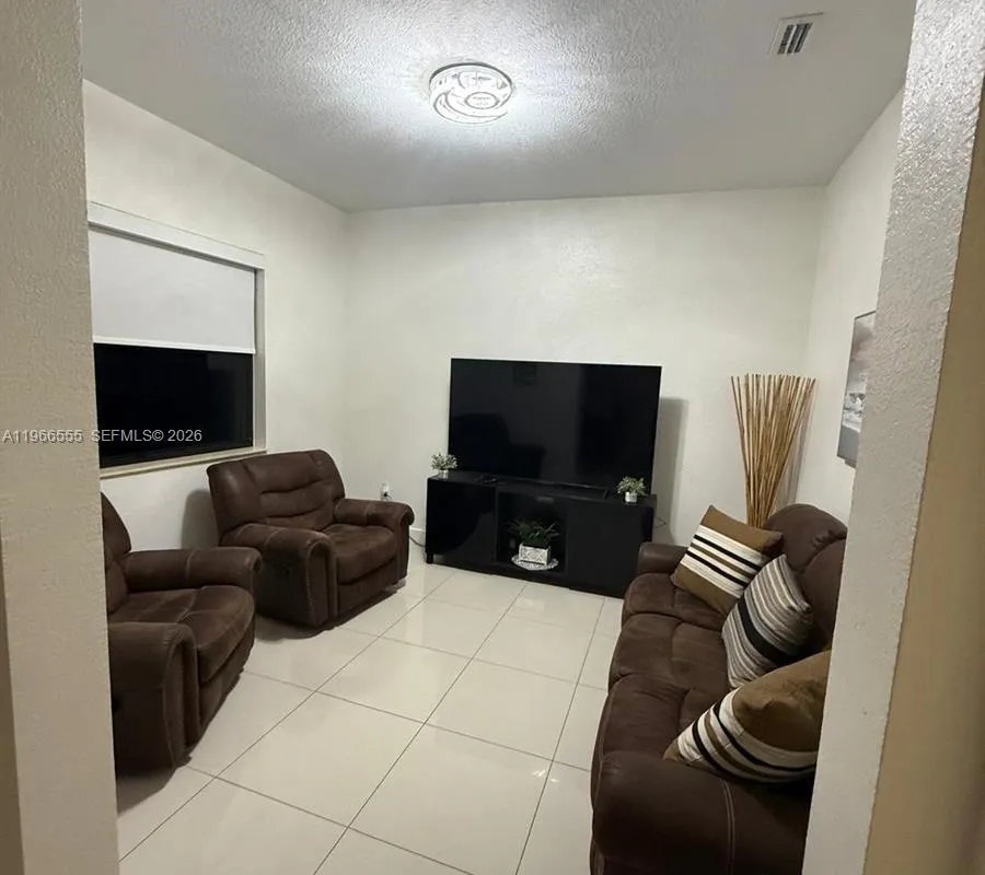 27607 SW 133rd Pl, Homestead FL 33032