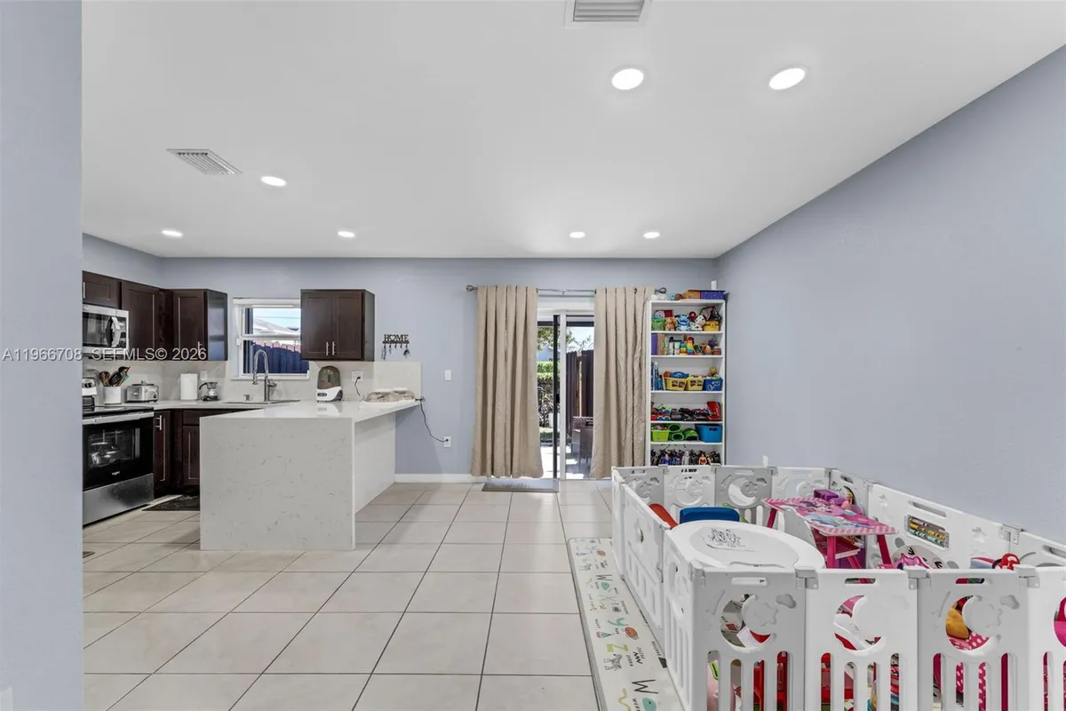 465 NE 5th Pl # 465, Florida City FL 33034