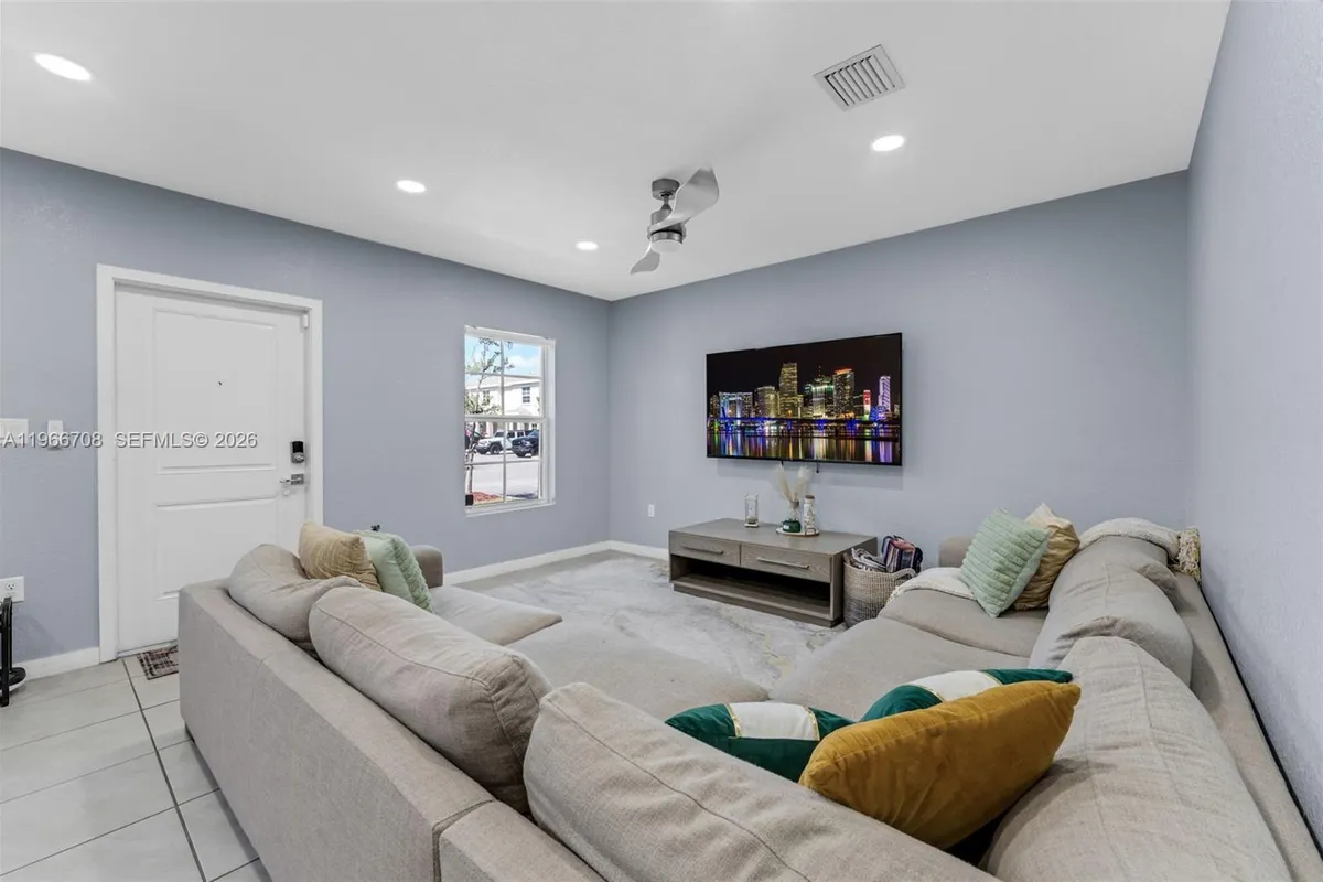 465 NE 5th Pl # 465, Florida City FL 33034