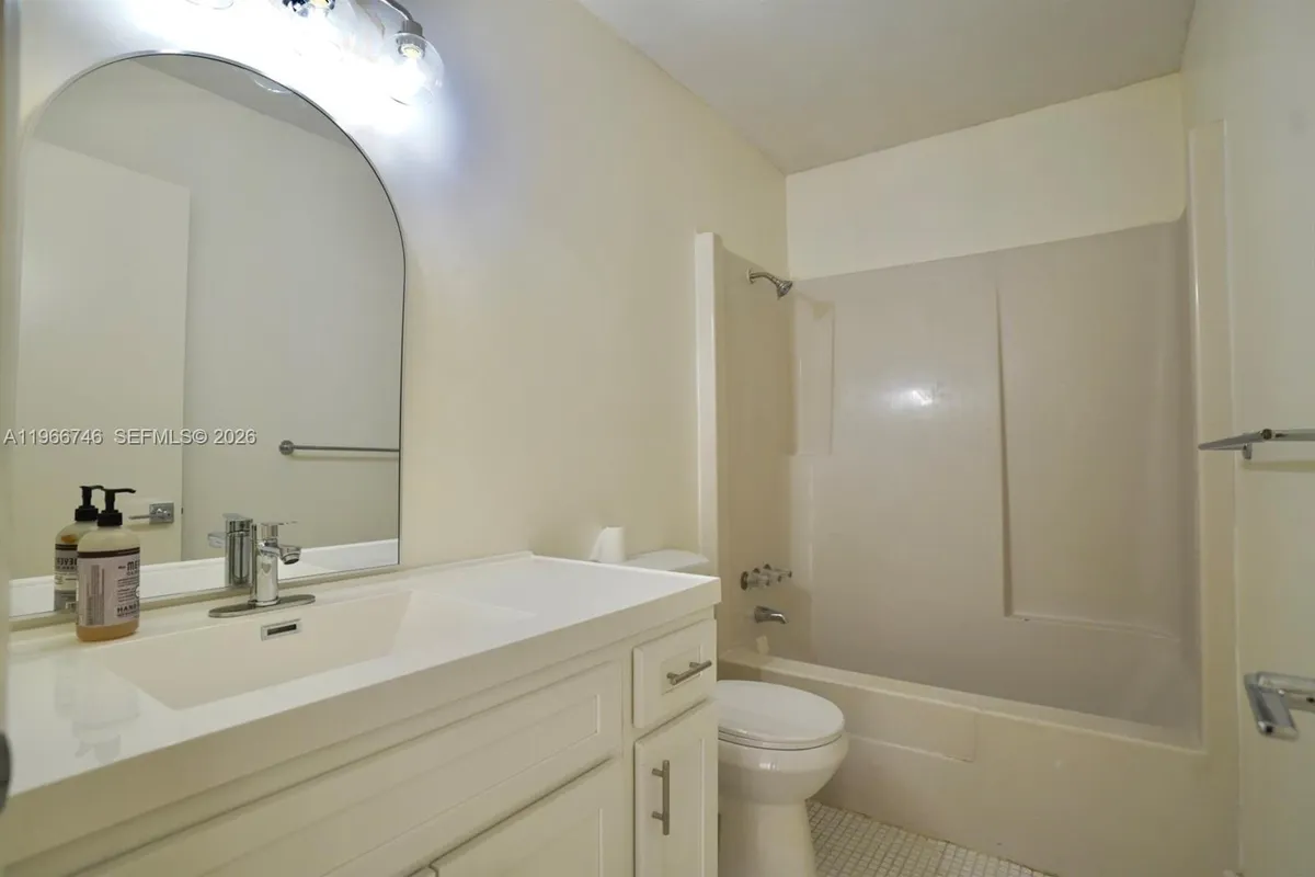 6555 NW 99th Ave # B20, Tamarac FL 33321