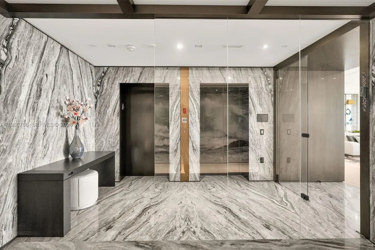 20165 NE 39th Pl, Aventura FL 33180