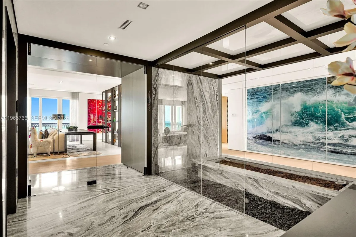 20165 NE 39th Pl, Aventura FL 33180