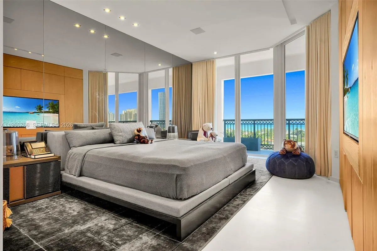 20165 NE 39th Pl, Aventura FL 33180