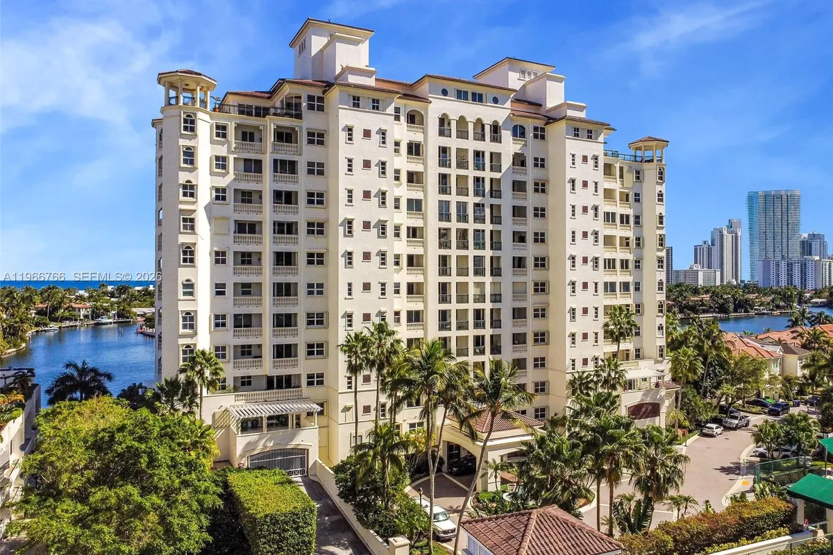 20165 NE 39th Pl, Aventura FL 33180