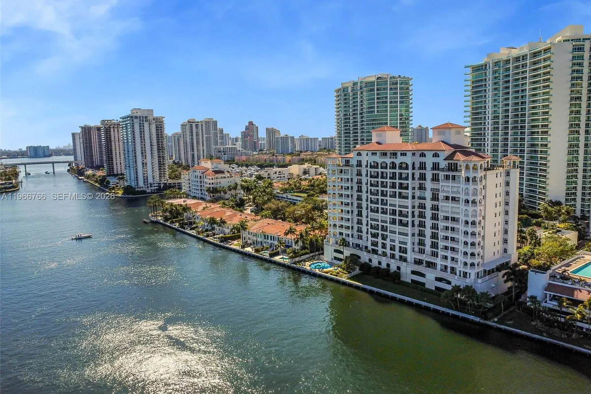 20165 NE 39th Pl, Aventura FL 33180