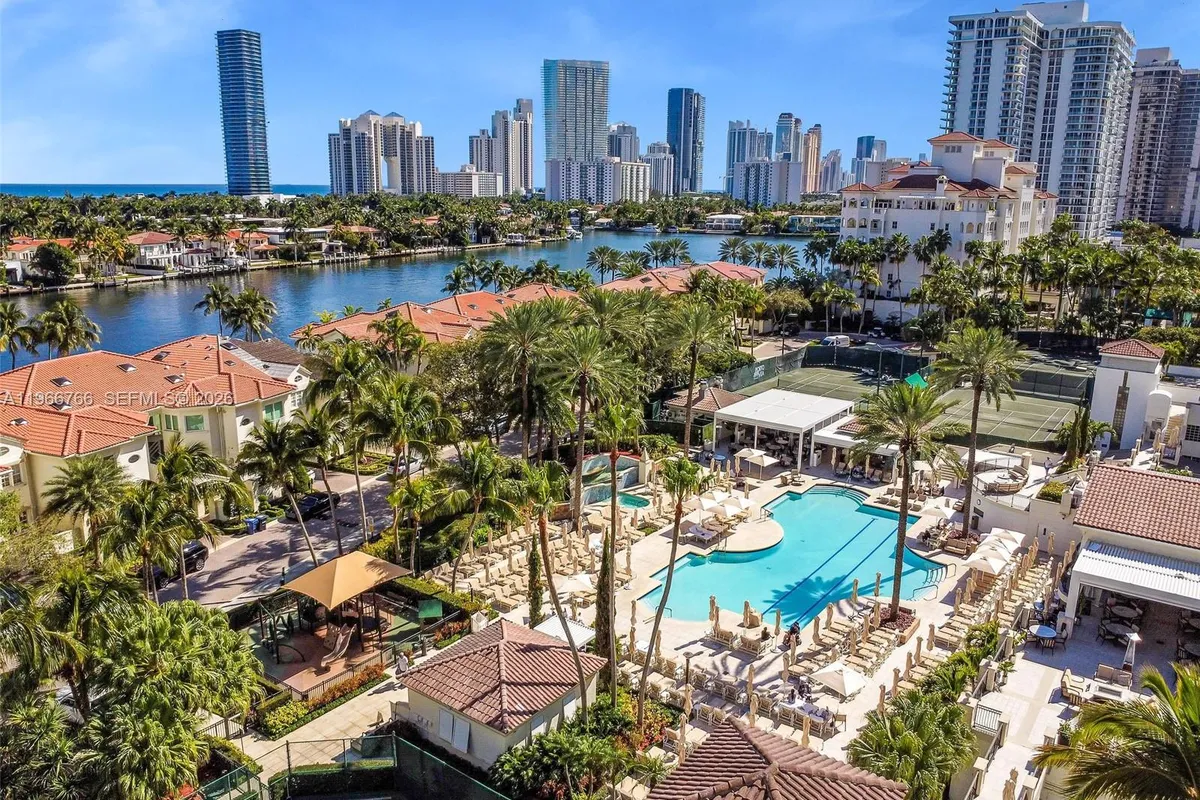 20165 NE 39th Pl, Aventura FL 33180