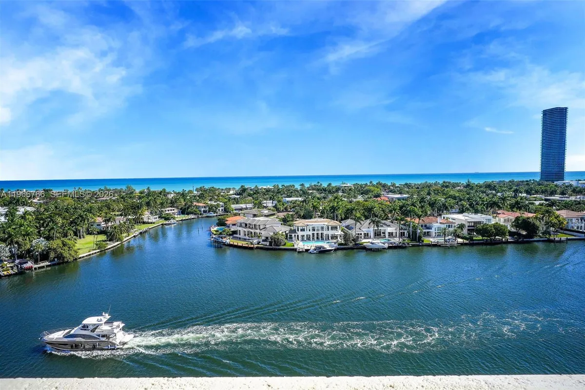 20165 NE 39th Pl, Aventura FL 33180