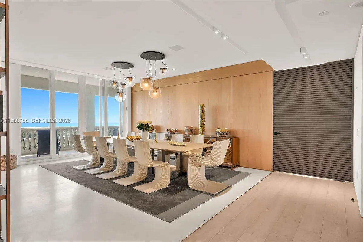 20165 NE 39th Pl, Aventura FL 33180