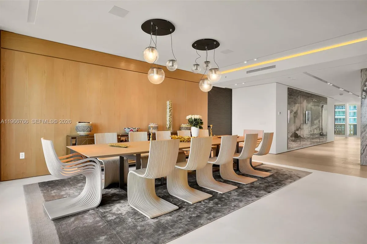 20165 NE 39th Pl, Aventura FL 33180