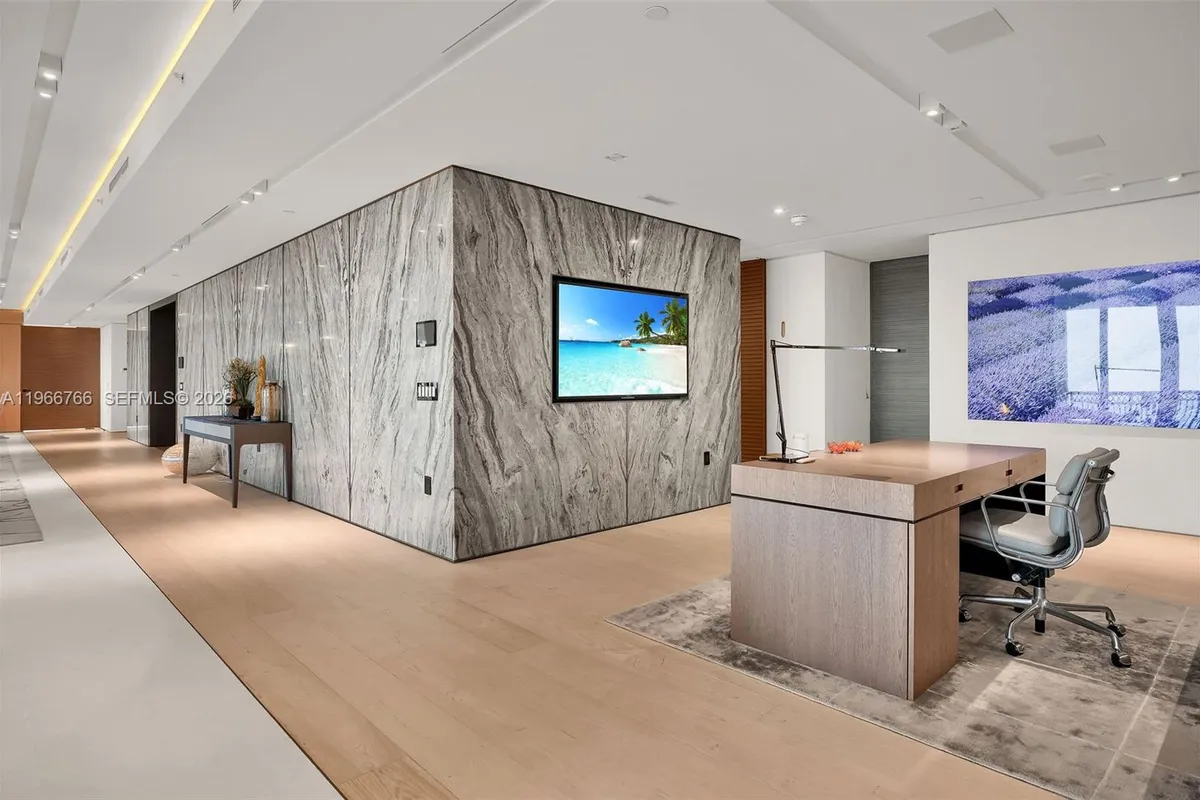 20165 NE 39th Pl, Aventura FL 33180