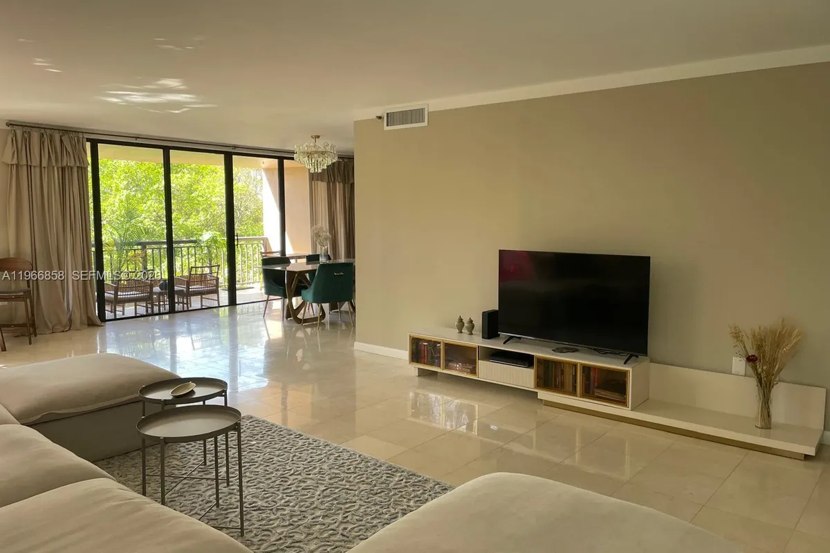 10175 Collins Ave # 208, Bal Harbour FL 33154