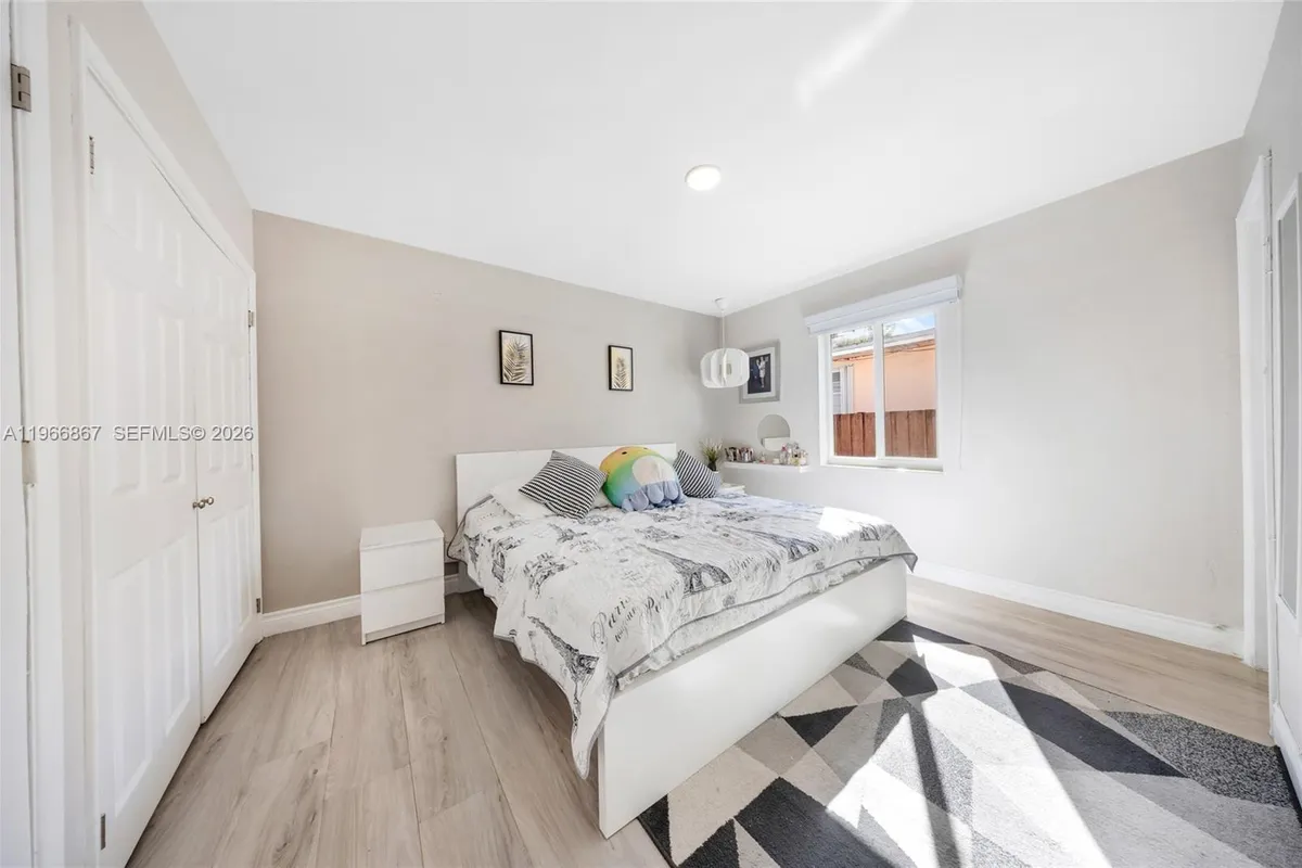 907 N Park Rd, Hollywood FL 33021