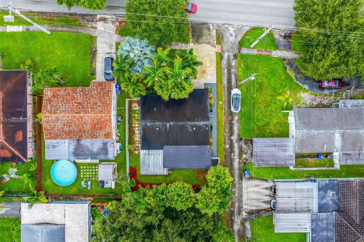 907 N Park Rd, Hollywood FL 33021