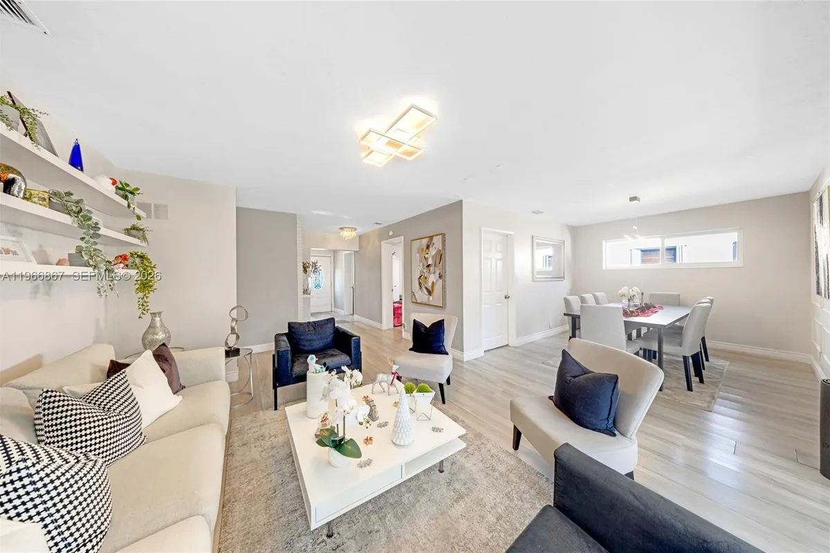 907 N Park Rd, Hollywood FL 33021