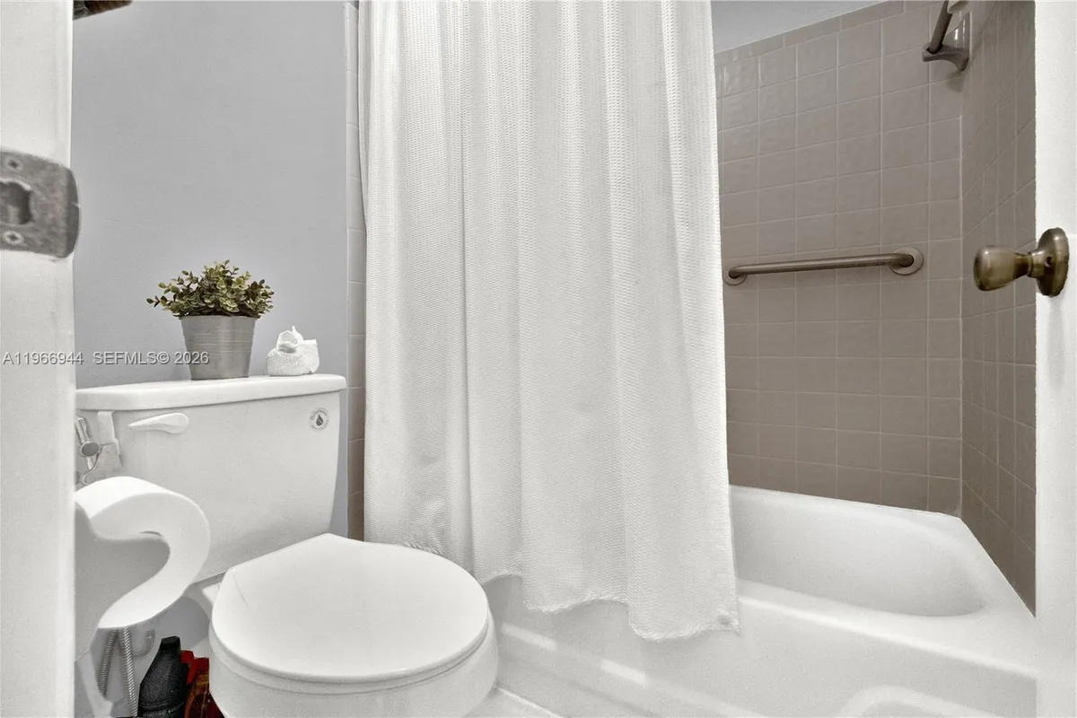 3437 S Carambola Cir S # 2463, Coconut Creek FL 33066