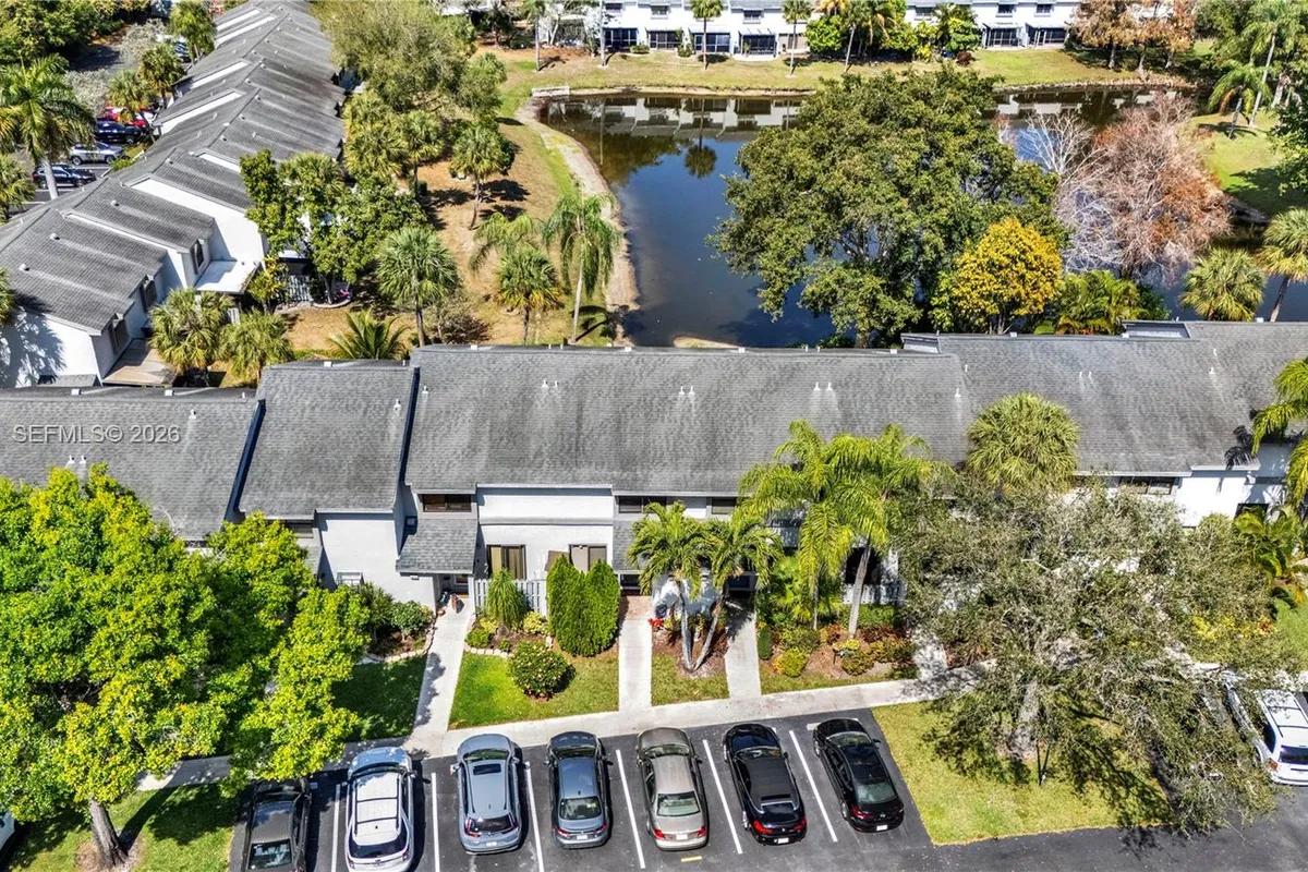 3437 S Carambola Cir S # 2463, Coconut Creek FL 33066