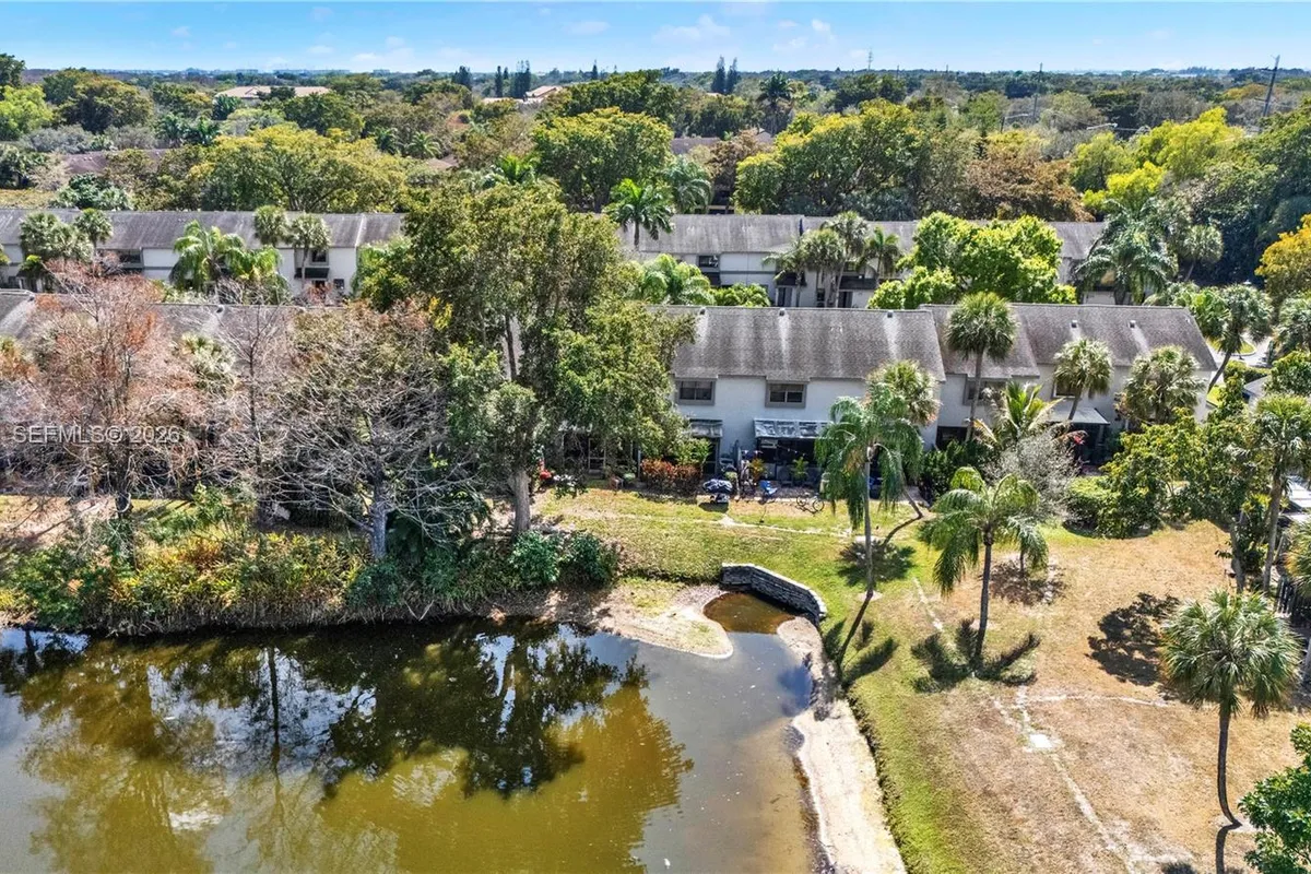 3437 S Carambola Cir S # 2463, Coconut Creek FL 33066