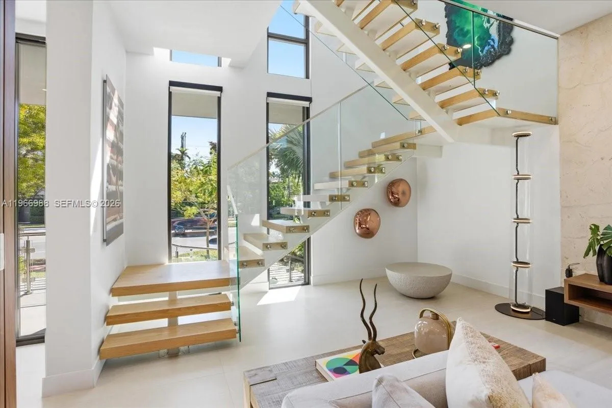 4354 Alton Rd, Miami Beach FL 33140