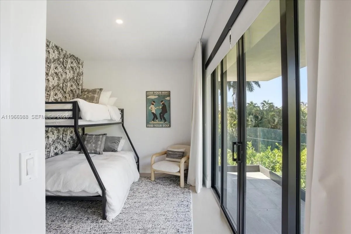 4354 Alton Rd, Miami Beach FL 33140