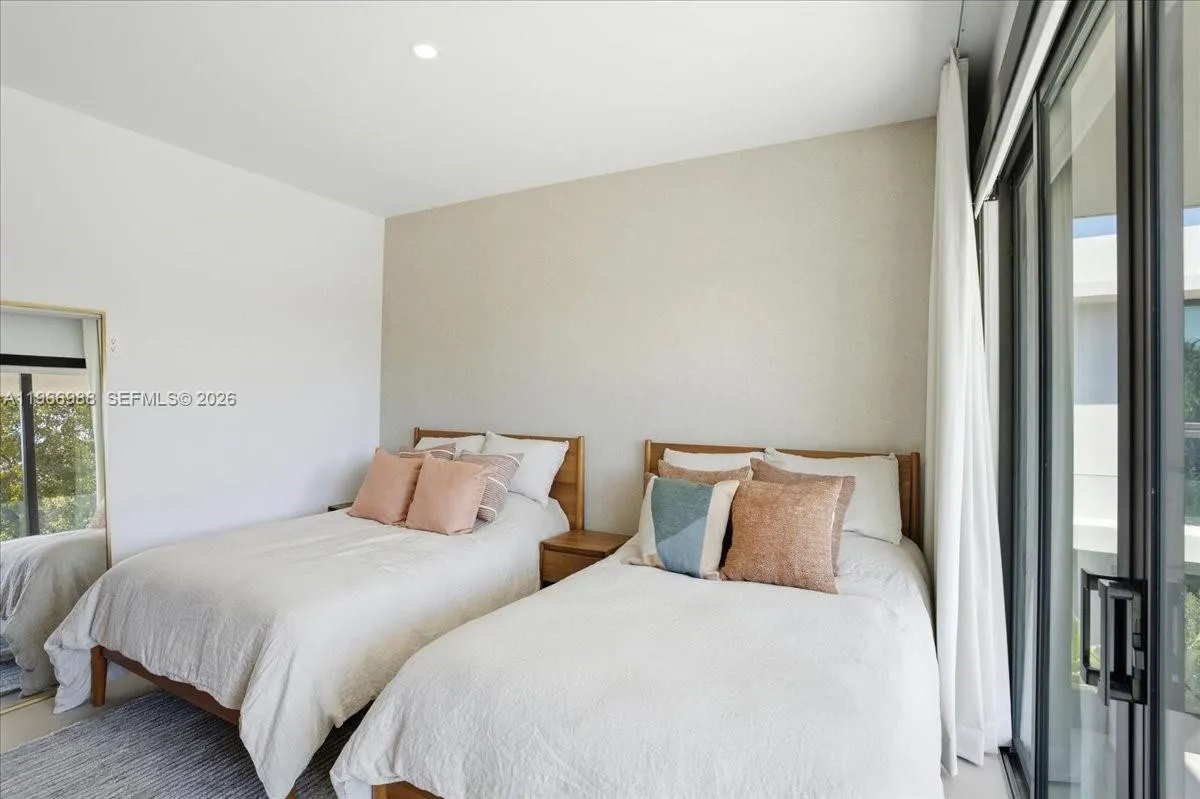 4354 Alton Rd, Miami Beach FL 33140