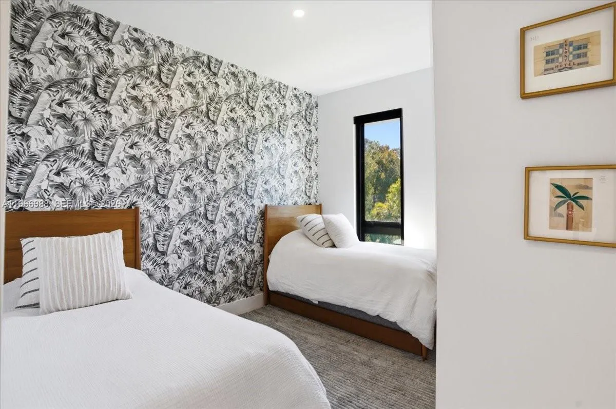 4354 Alton Rd, Miami Beach FL 33140