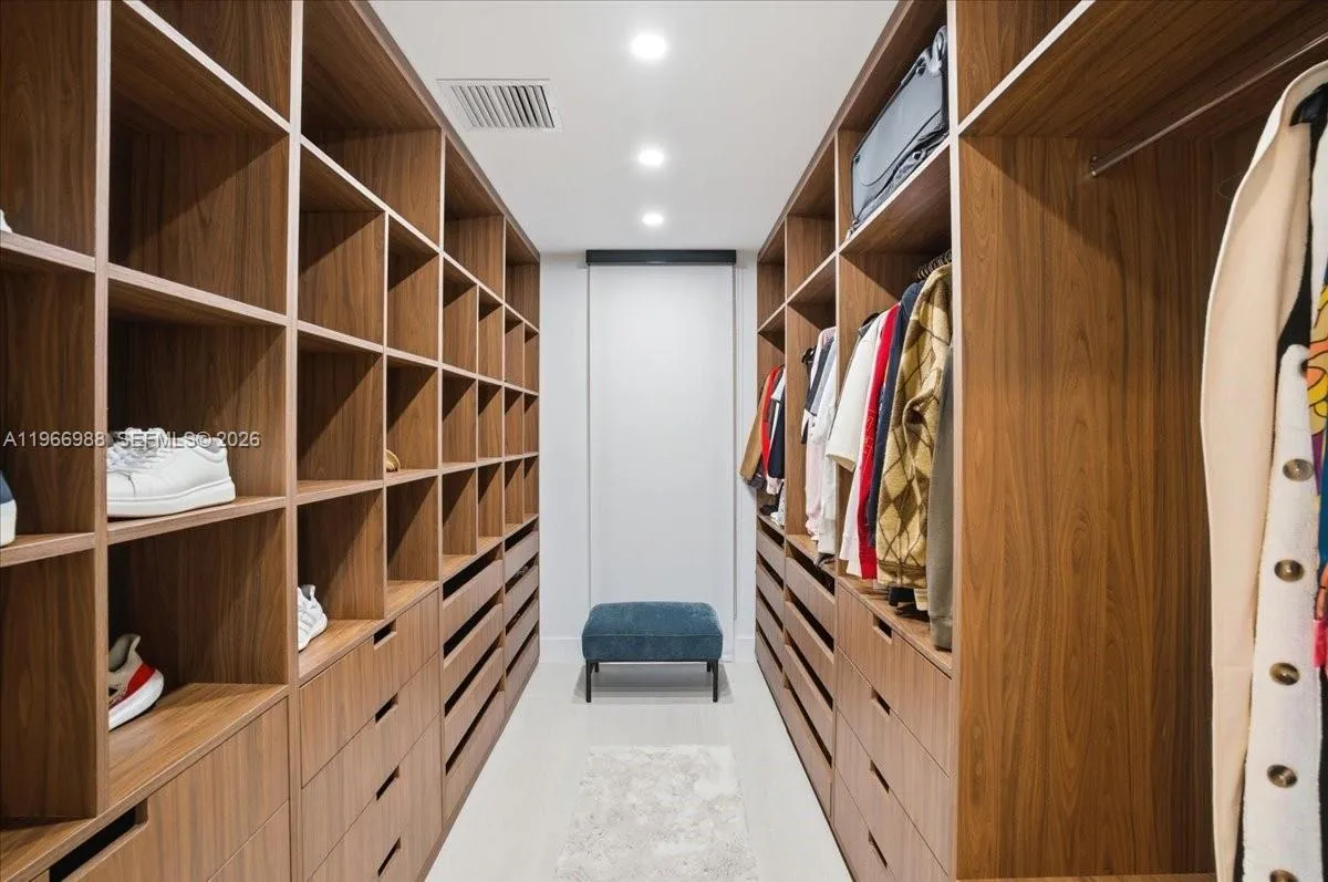 4354 Alton Rd, Miami Beach FL 33140