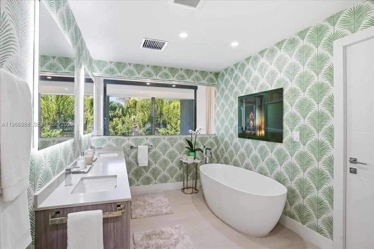 4354 Alton Rd, Miami Beach FL 33140