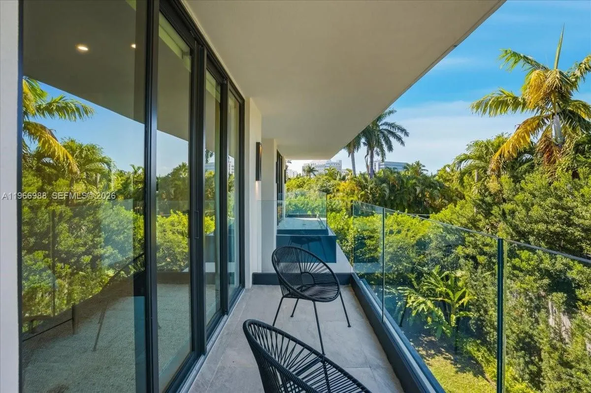 4354 Alton Rd, Miami Beach FL 33140