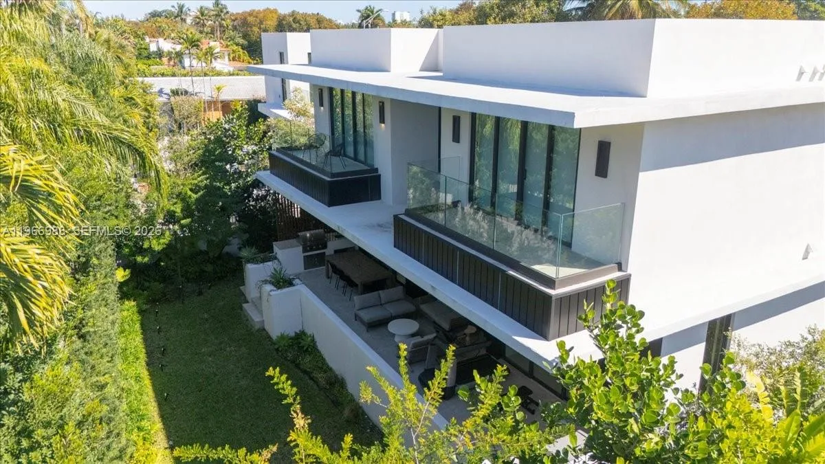 4354 Alton Rd, Miami Beach FL 33140